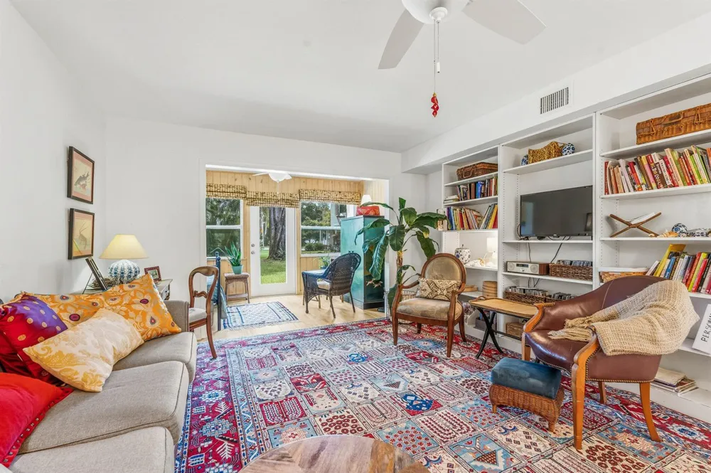 677 ROYAL PALM BOULEVARD #7 Vero Beach, FL 32960