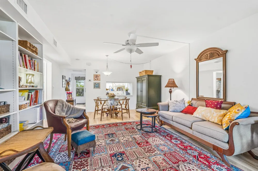 677 ROYAL PALM BOULEVARD #7 Vero Beach, FL 32960