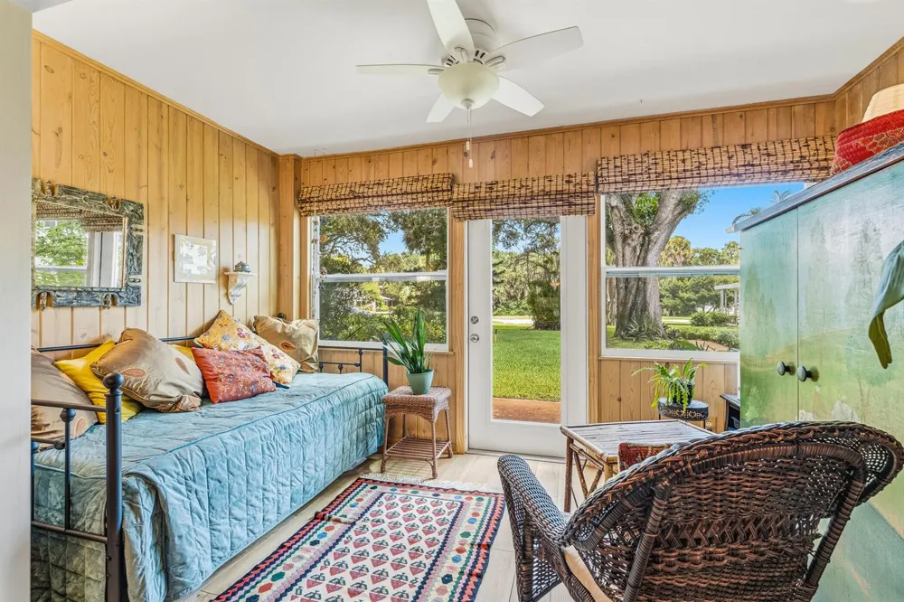 677 ROYAL PALM BOULEVARD #7 Vero Beach, FL 32960