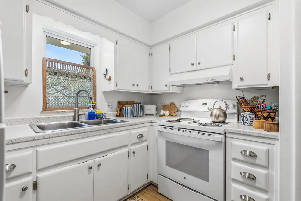 677 ROYAL PALM BOULEVARD #7 Vero Beach, FL 32960