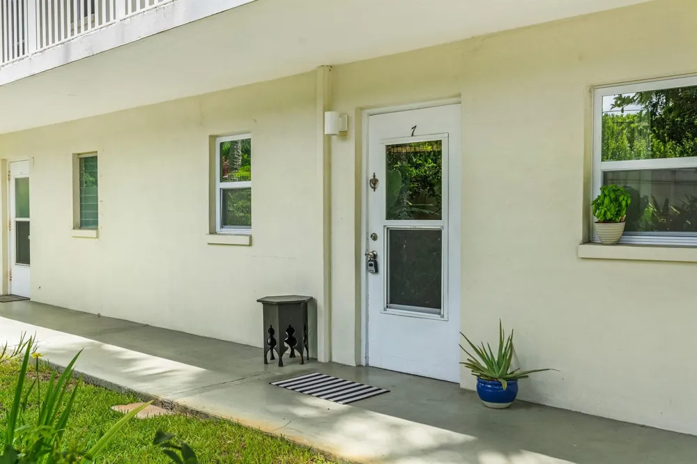 677 ROYAL PALM BOULEVARD #7 Vero Beach, FL 32960