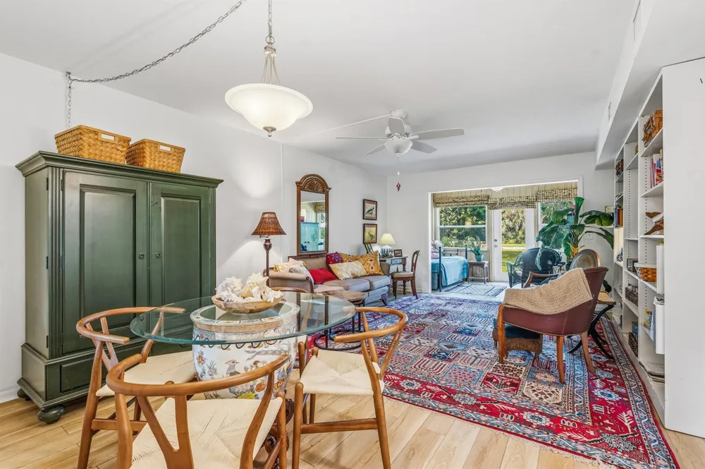 677 ROYAL PALM BOULEVARD #7 Vero Beach, FL 32960