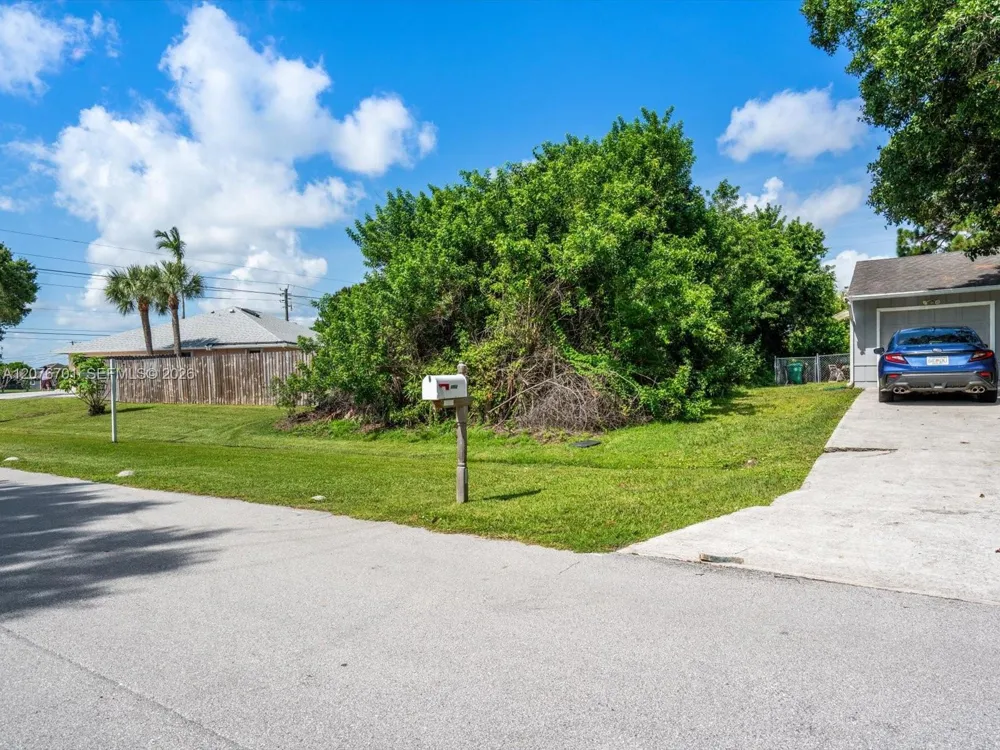 1776 SW Day St Port St. Lucie, FL 34953