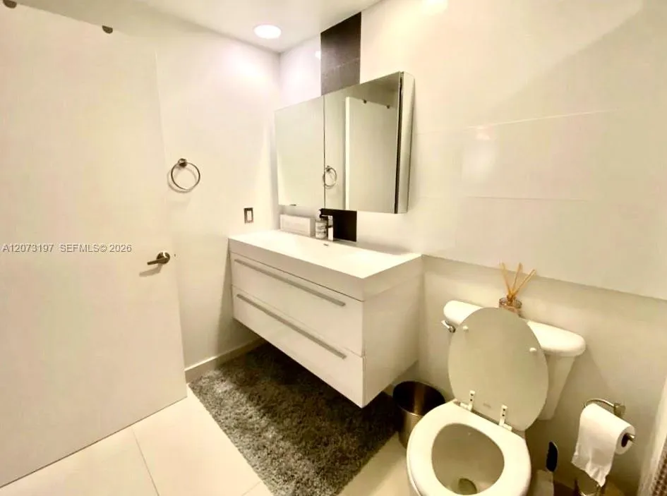 2775 NE 187th St #419 Aventura, FL 33180