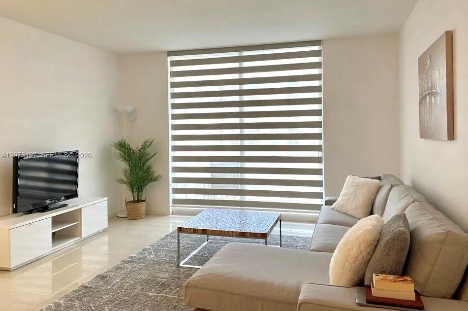 2775 NE 187th St #419 Aventura, FL 33180