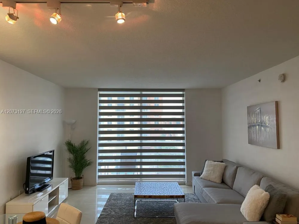 2775 NE 187th St #419 Aventura, FL 33180