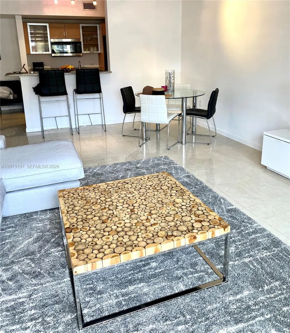 2775 NE 187th St #419 Aventura, FL 33180