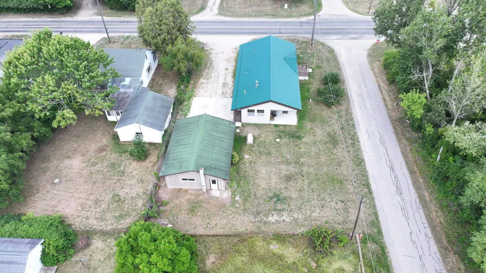10687 Dwight Street Mecosta Township, MI 49320
