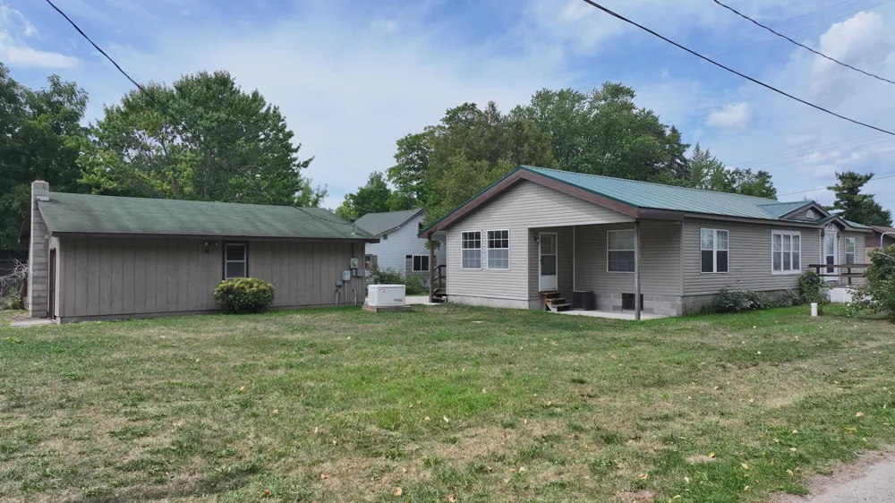 10687 Dwight Street Mecosta Township, MI 49320