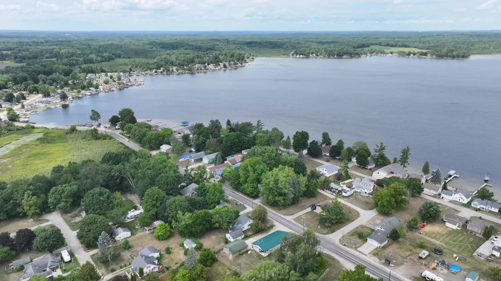 10687 Dwight Street Mecosta Township, MI 49320