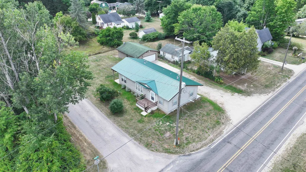 10687 Dwight Street Mecosta Township, MI 49320
