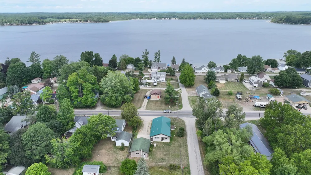 10687 Dwight Street Mecosta Township, MI 49320