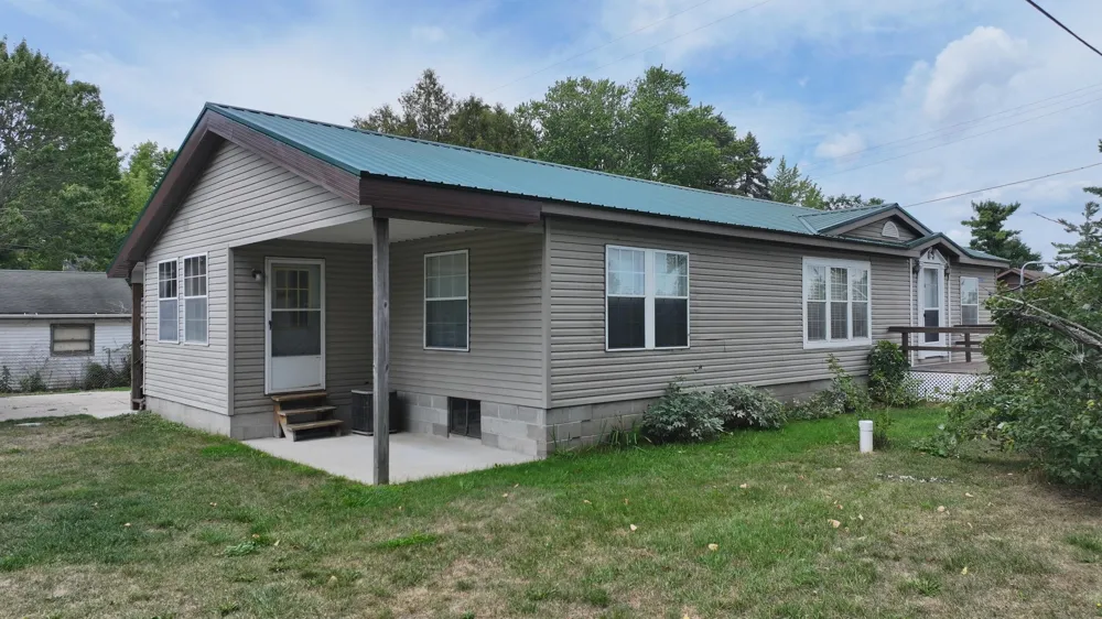 10687 Dwight Street Mecosta Township, MI 49320