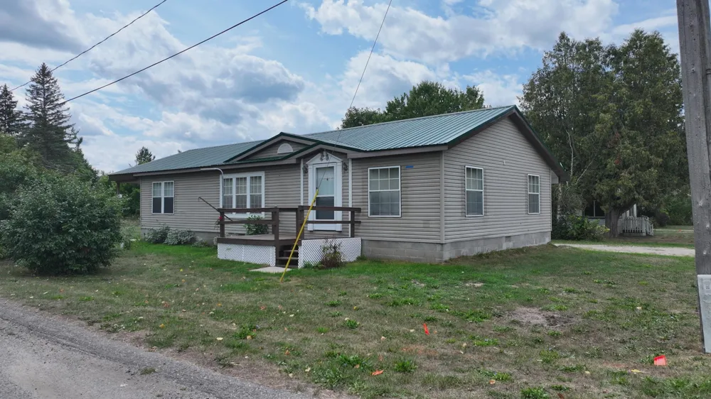 10687 Dwight Street Mecosta Township, MI 49320