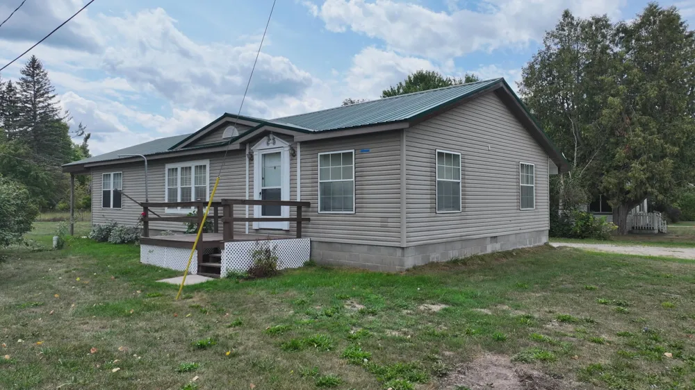 10687 Dwight Street Mecosta Township, MI 49320
