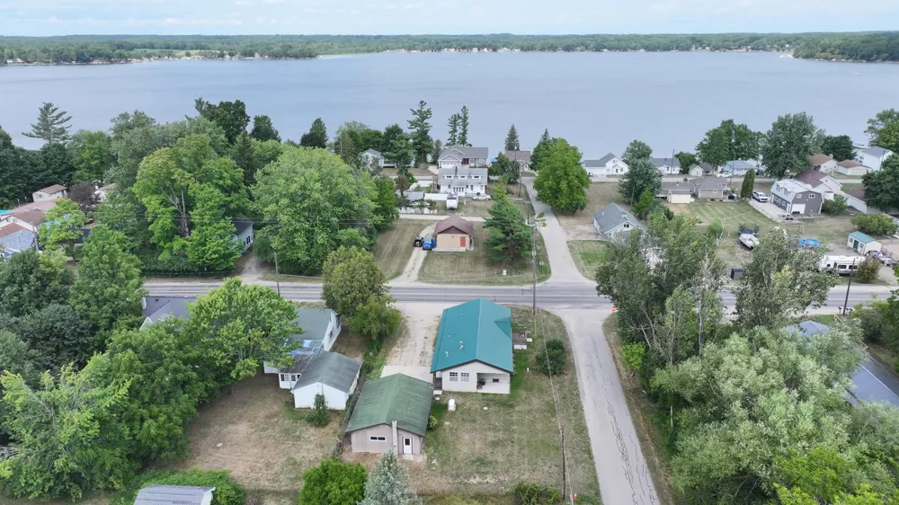 10687 Dwight Street Mecosta Township, MI 49320