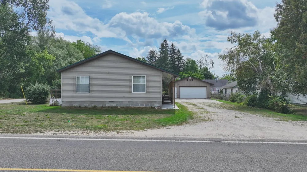 10687 Dwight Street Mecosta Township, MI 49320