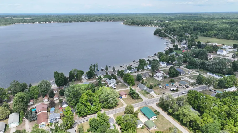 10687 Dwight Street Mecosta Township, MI 49320