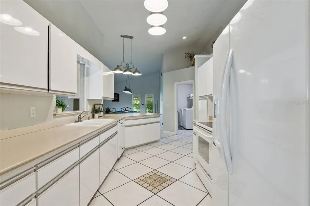 2504 GLENWOOD DRIVE Edgewater, FL 32141