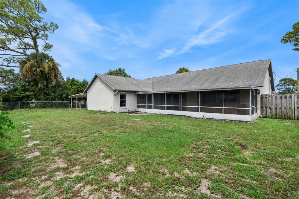 2504 GLENWOOD DRIVE Edgewater, FL 32141