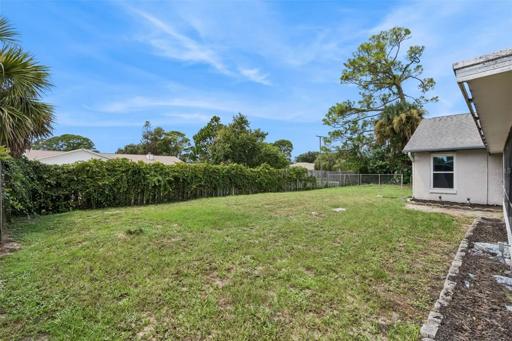 2504 GLENWOOD DRIVE Edgewater, FL 32141