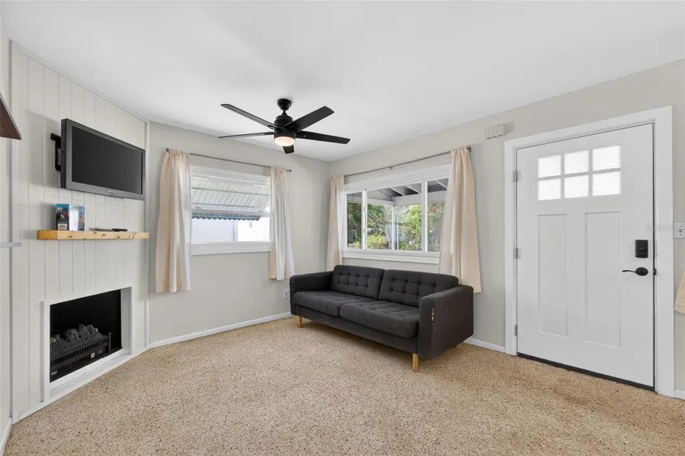 5400 97TH TERRACE Pinellas Park, FL 33782