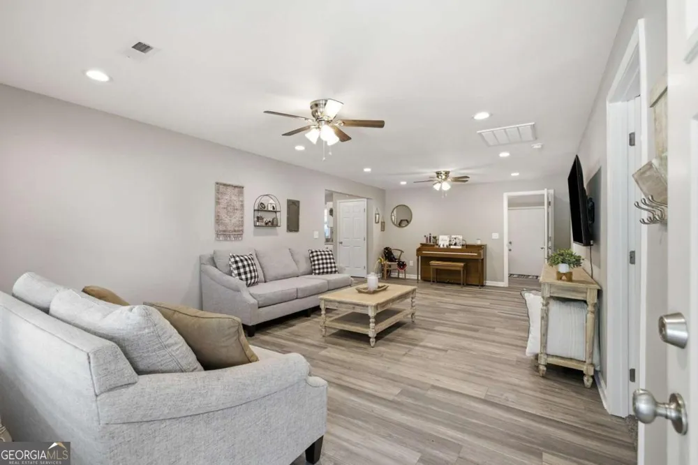 430 Elm ST Calhoun, GA 30701
