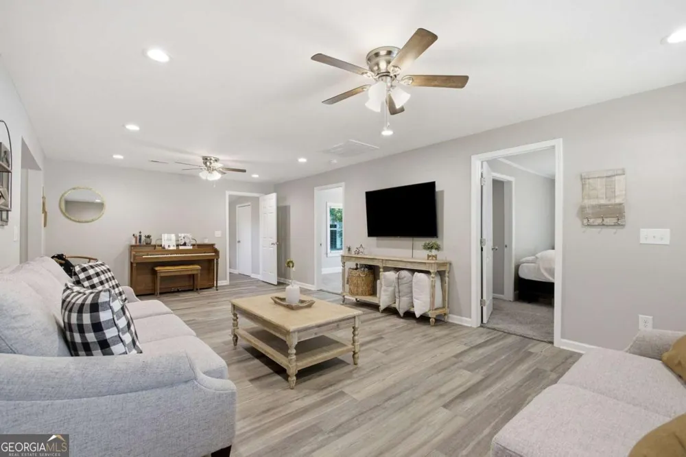 430 Elm ST Calhoun, GA 30701