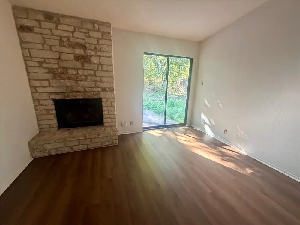 8105 S 1st Street #B Austin, TX 78748