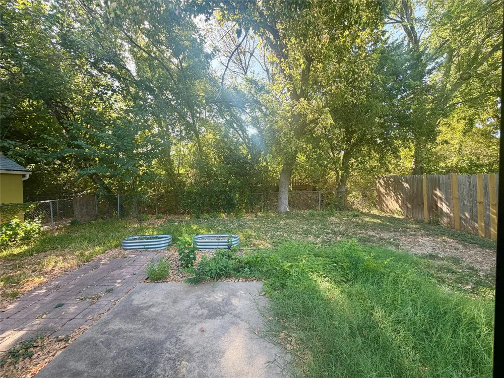 8105 S 1st Street #B Austin, TX 78748