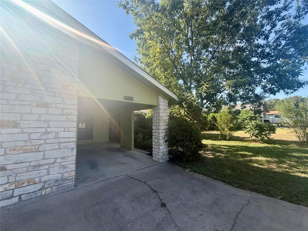 8105 S 1st Street #B Austin, TX 78748