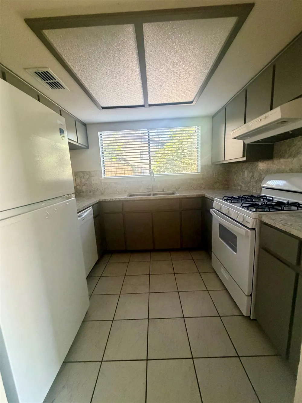 8105 S 1st Street #B Austin, TX 78748