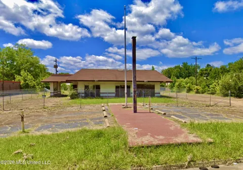 2435 Livingston Road