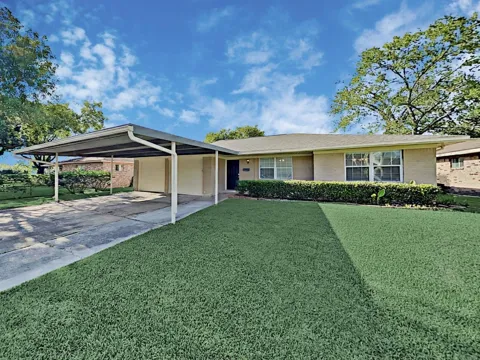2705 Coy Drive