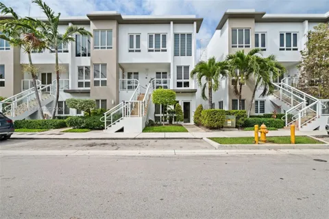 10305 NW 63rd Ter #105