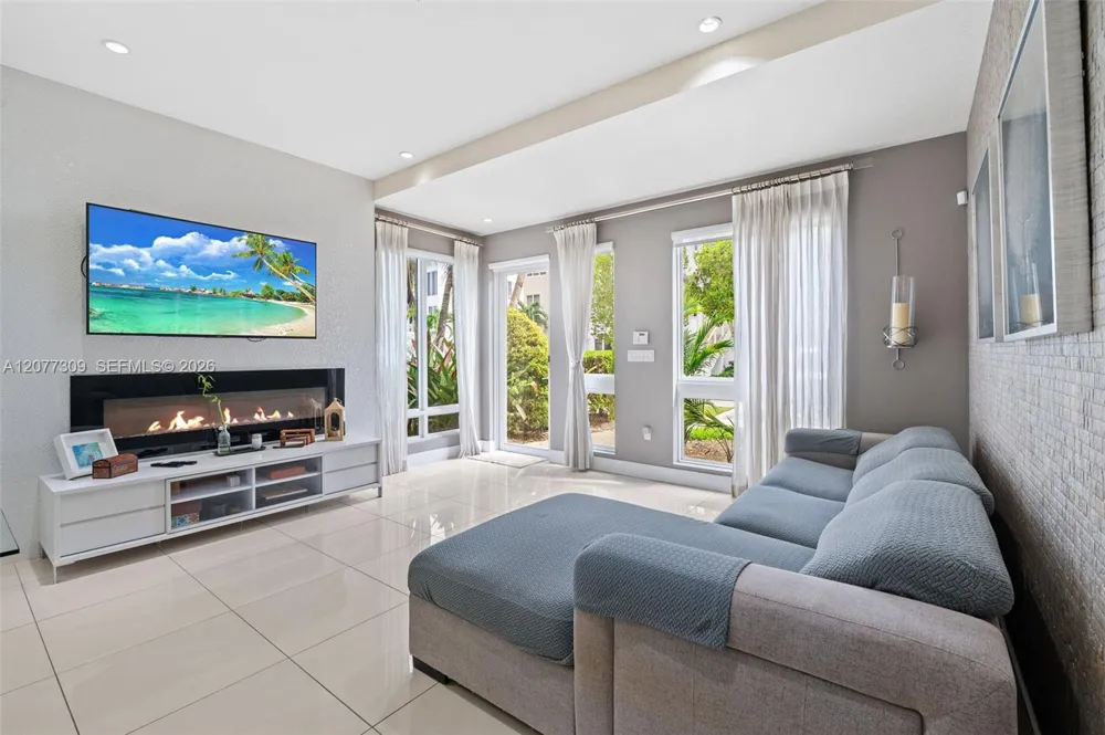 10305 NW 63rd Ter #105 Doral, FL 33178
