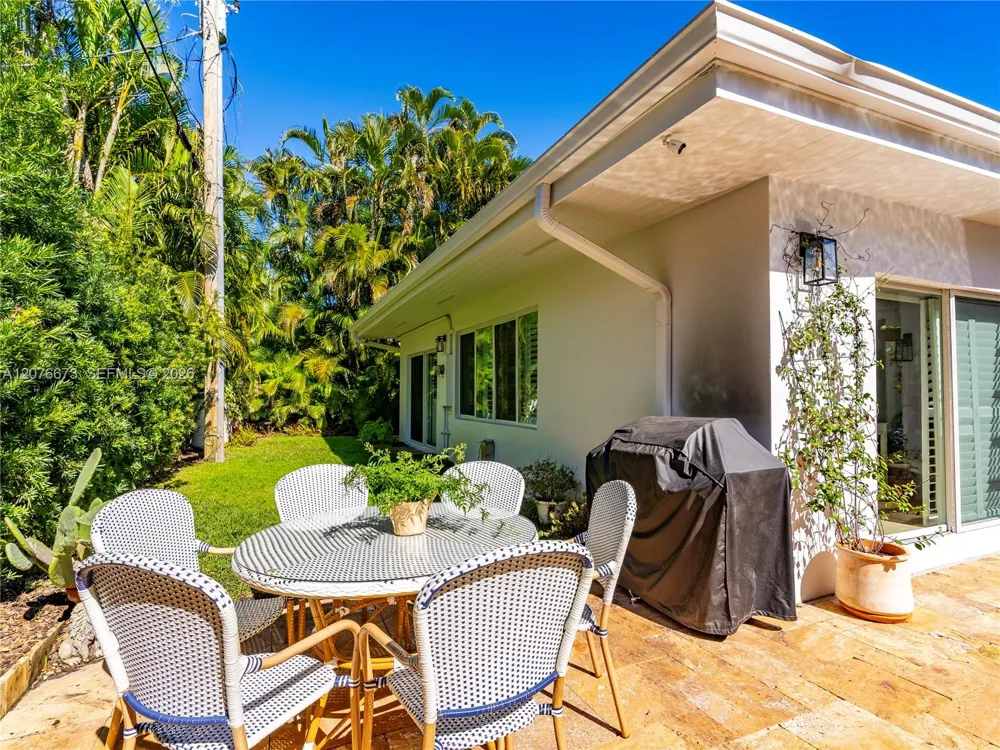5510 San Vicente St Coral Gables, FL 33146