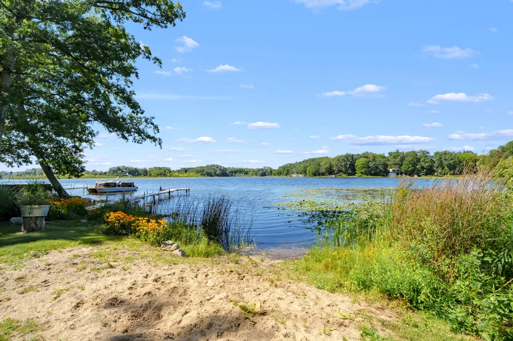 6840 Flower Drive Hope Township, MI 49046