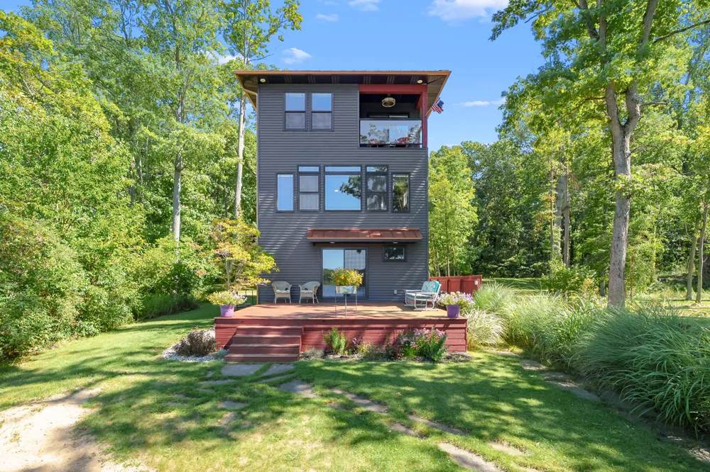 6840 Flower Drive Hope Township, MI 49046
