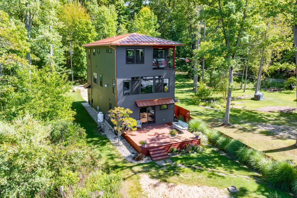 6840 Flower Drive Hope Township, MI 49046