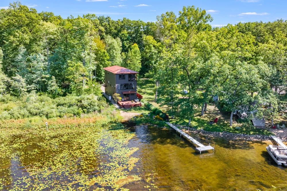6840 Flower Drive Hope Township, MI 49046