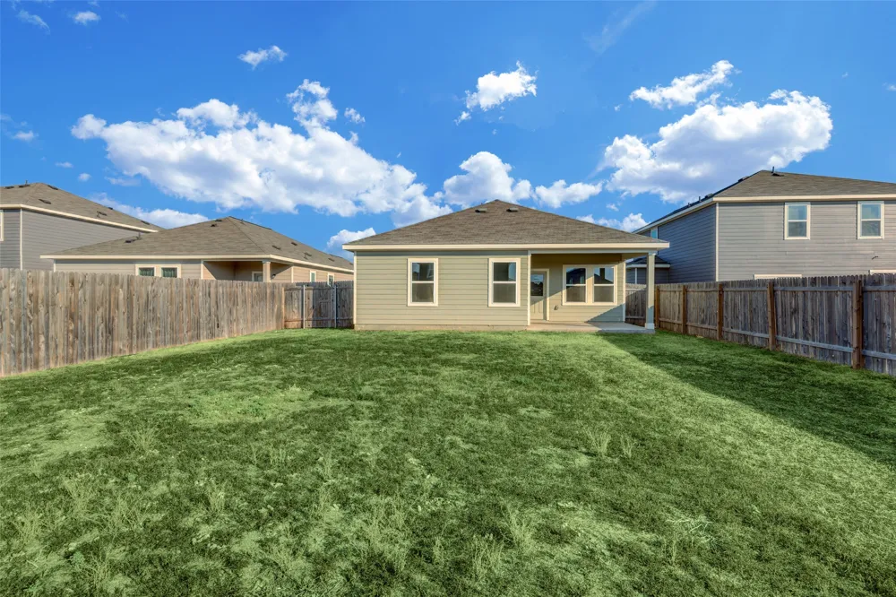 210 Seneca Loop Kyle, TX 78640