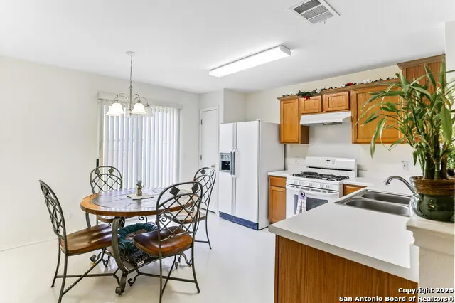 365 Leonardo Kyle, TX 78640