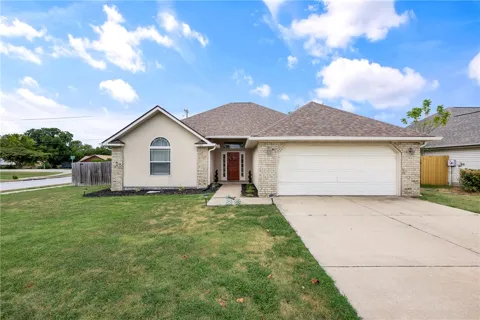 1104 Lavona Lane