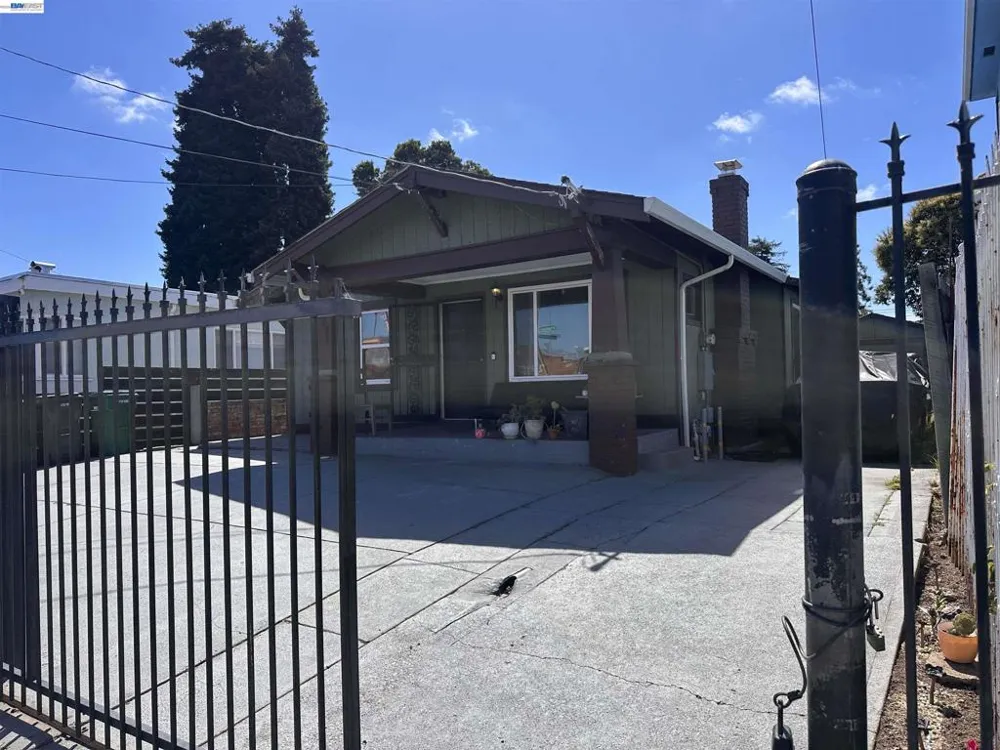2474 Seminary Ave Oakland, CA 94605