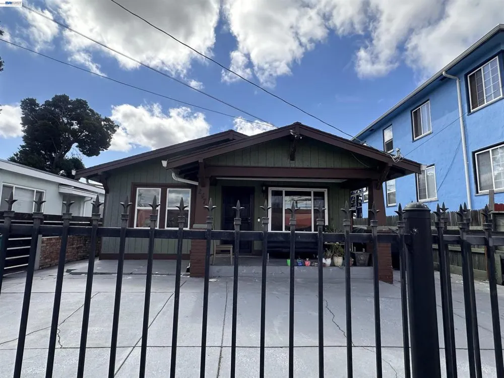 2474 Seminary Ave Oakland, CA 94605