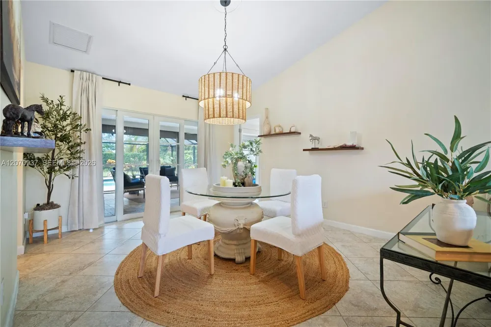 2236 Queens Blvd Naples, FL 34112