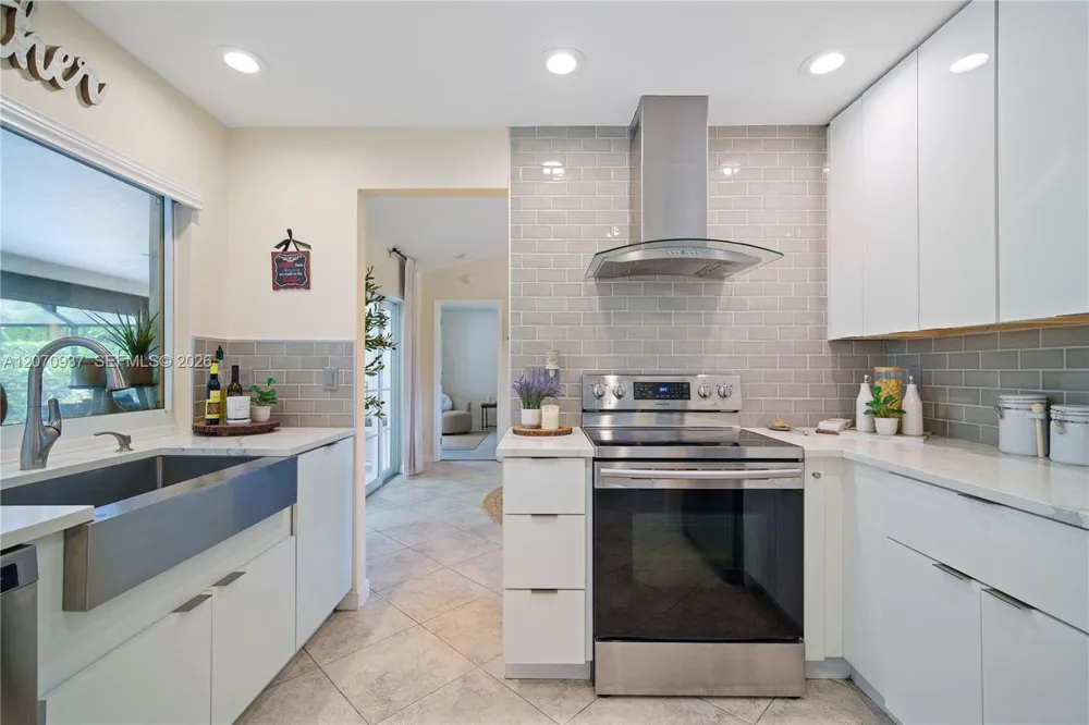 2236 Queens Blvd Naples, FL 34112