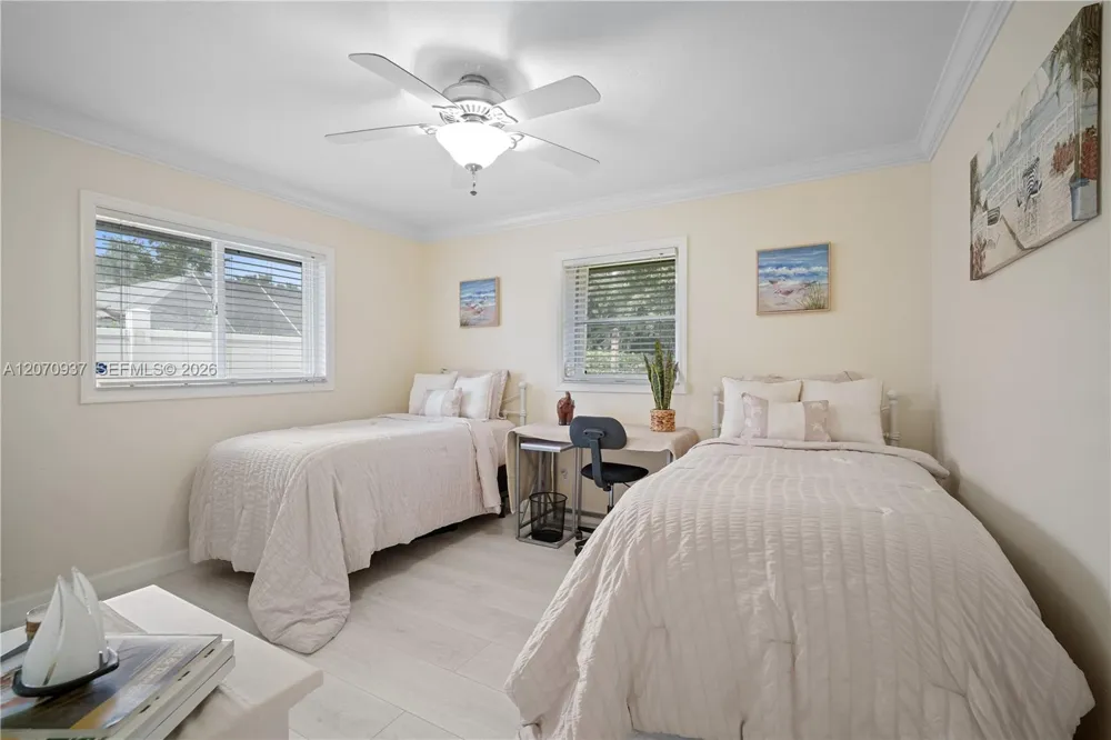 2236 Queens Blvd Naples, FL 34112