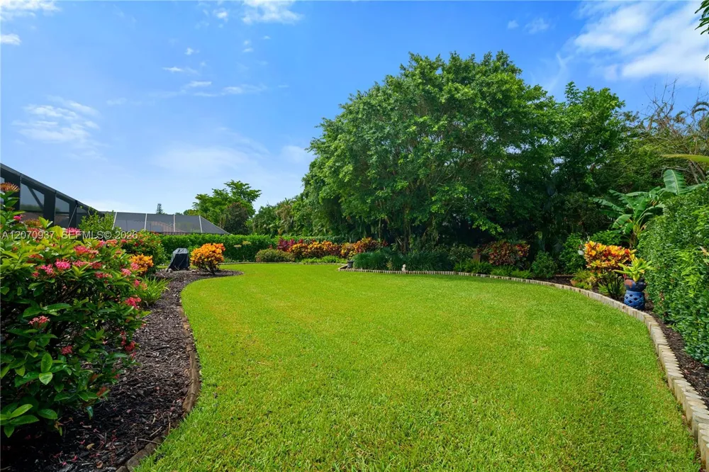 2236 Queens Blvd Naples, FL 34112
